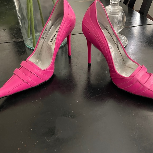 Vintage Steve Madden Hot pink Heels size 6 - Picture 6 of 7